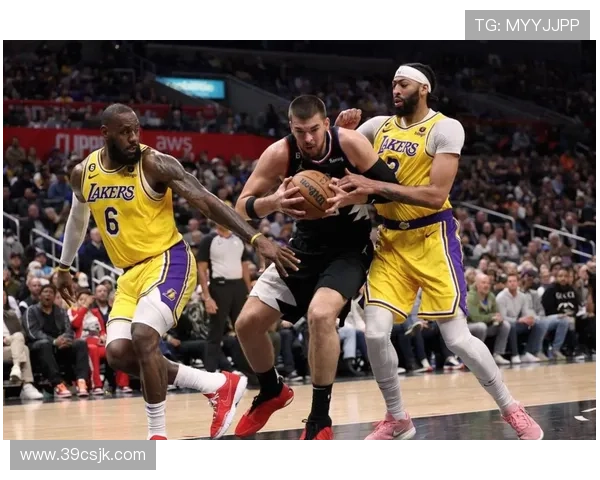 加兰复出战勇士 首秀辅佐小卡